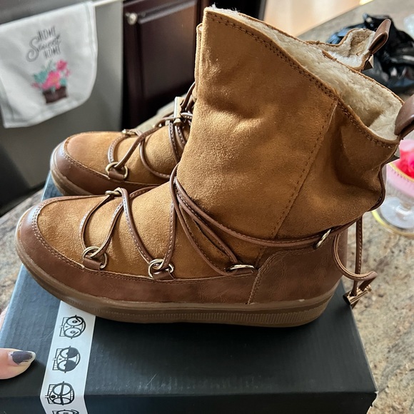 ALPINE BOOTS👢 - Picture 1 of 10